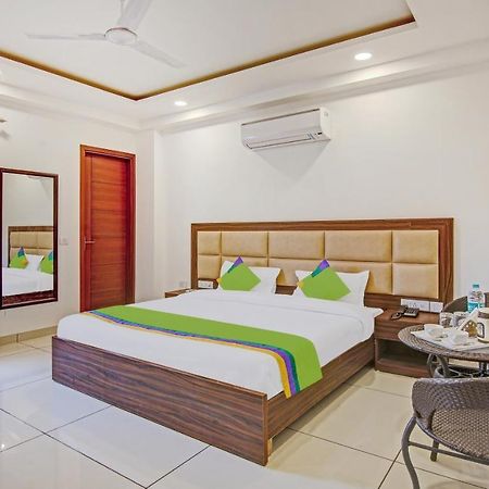 Treebo Aviraj Inn Noida Exterior photo
