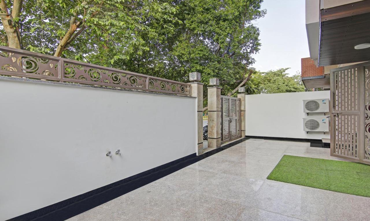 Treebo Aviraj Inn Noida Exterior photo